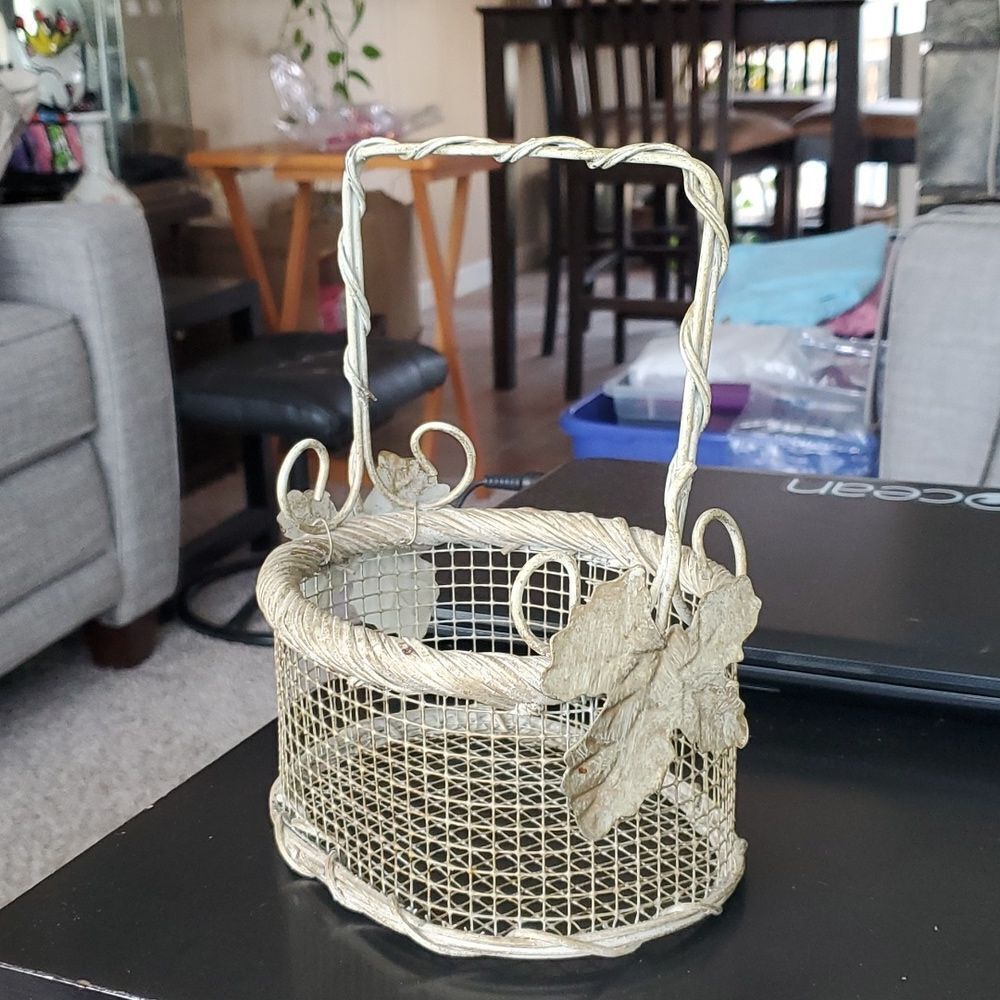 Free w/purc Basket Metal Wicker handle. Gold, tan. Hand Made napkin candy picnic